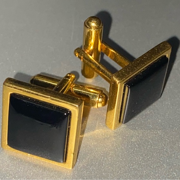 * Gold and Black onyx Square vintage Cufflinks - Picture 2 of 7
